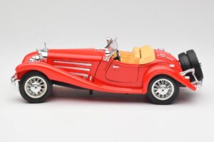 Mercedes 500K Roadster Punane Bburago 1:18 3020 Metall - pilt 4/8
