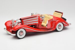 Mercedes 500K Special Roadster Punane Maisto 1:18 56058 Metall - pilt 2/8