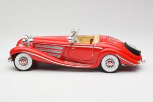Mercedes 500K Special Roadster Punane Maisto 1:18 56058 Metall - pilt 4/8