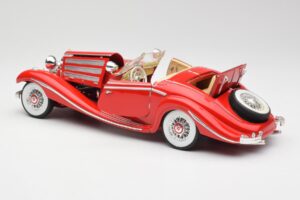 Mercedes 500K Special Roadster Punane Maisto 1:18 56058 Metall - pilt 5/8