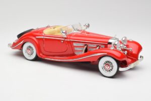 Mercedes 500K Special Roadster Punane Maisto 1:18 56058 Metall - pilt 6/8