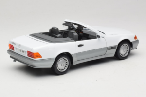 Mercedes 500 SL R129 Valge Roadtough 1:18 92048 Metall - pilt 3/8