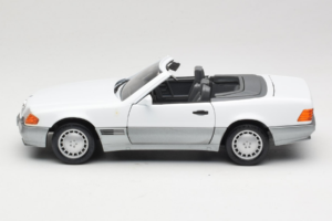 Mercedes 500 SL R129 Valge Roadtough 1:18 92048 Metall - pilt 4/8