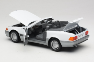 Mercedes 500 SL R129 Valge Roadtough 1:18 92048 Metall - pilt 5/8