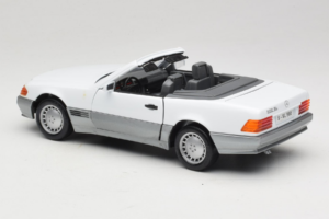 Mercedes 500 SL R129 Valge Roadtough 1:18 92048 Metall - pilt 7/8
