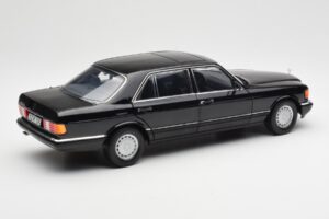 Mercedes 560 SEL W126 Must Diileri Väljaanne Norev 1:18 B66040599 Metall - pilt 3/8