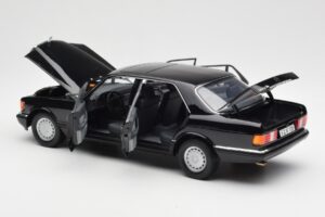Mercedes 560 SEL W126 Must Diileri Väljaanne Norev 1:18 B66040599 Metall - pilt 5/8