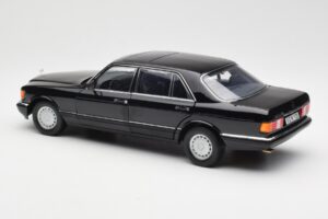 Mercedes 560 SEL W126 Must Diileri Väljaanne Norev 1:18 B66040599 Metall - pilt 7/8