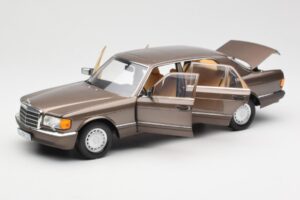 Mercedes 560 SEL W126 Impala Pruun Diileri Väljaanne Norev 1:18 B66040646 Metall - pilt 2/8