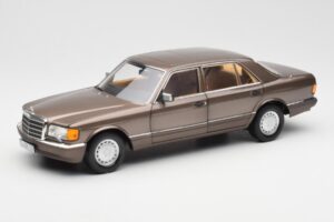Mercedes 560 SEL W126 Impala Pruun Diileri Väljaanne Norev 1:18 B66040646 Metall