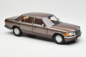 Mercedes 560 SEL W126 Impala Pruun Diileri Väljaanne Norev 1:18 B66040646 Metall - pilt 6/8