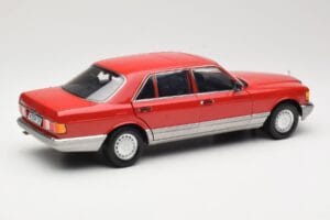 Mercedes 560 SEL W126 Punane Norev 1:18 183463 Metall - pilt 3/8