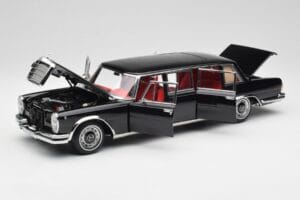 Mercedes 600 Pullman W100 Must NZG 1:18 1071/50 Metall - pilt 2/8