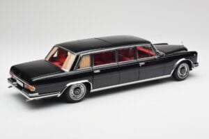 Mercedes 600 Pullman W100 Must NZG 1:18 1071/50 Metall - pilt 3/8