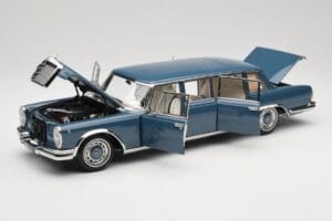 Mercedes 600 Pullman W100 Sinine NZG 1:18 B66040707 Metall - pilt 2/8