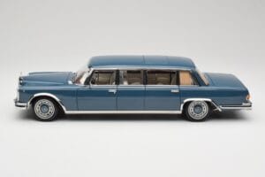 Mercedes 600 Pullman W100 Sinine NZG 1:18 B66040707 Metall - pilt 4/8