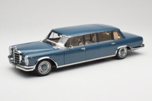 Mercedes 600 Pullman W100 Sinine NZG 1:18 B66040707 Metall