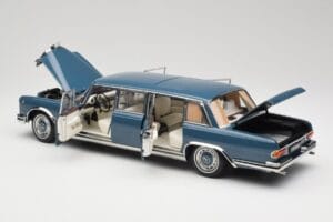 Mercedes 600 Pullman W100 Sinine NZG 1:18 B66040707 Metall - pilt 5/8