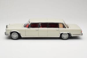 Mercedes 600 Pullman W100 Helehall NZG 1:18 B66040708 Metall - pilt 4/8