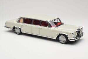 Mercedes 600 Pullman W100 Helehall NZG 1:18 B66040708 Metall - pilt 6/8