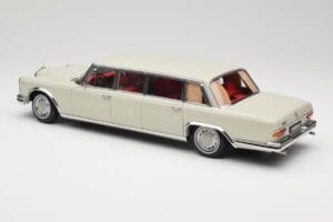 Mercedes 600 Pullman W100 Helehall NZG 1:18 B66040708 Metall - pilt 7/8