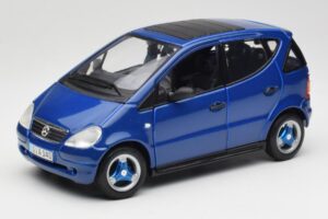 Mercedes A-Class W168 Tumesinine Maisto 1:18 B66005219 Metall