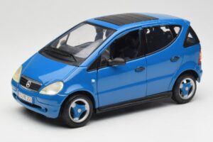 Mercedes A-Class W168 Helesinine Maisto 1:18 37800-M5 Metall