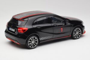 Mercedes A-Class W176 AMG Must Norev 1:18 183596 Metall - pilt 3/8