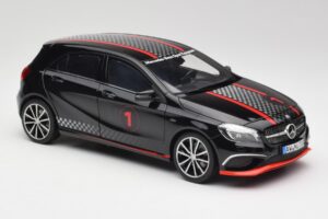 Mercedes A-Class W176 AMG Must Norev 1:18 183596 Metall - pilt 6/8