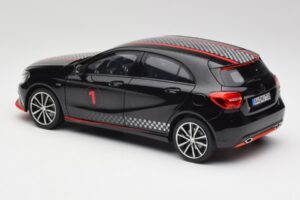 Mercedes A-Class W176 AMG Must Norev 1:18 183596 Metall - pilt 7/8