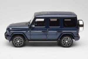 Mercedes AMG G 63 L W465 Tumedsinine Norev 1:18 B66960663 Metall - pilt 4/8