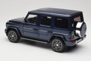 Mercedes AMG G 63 L W465 Tumedsinine Norev 1:18 B66960663 Metall - pilt 7/8