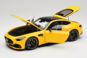 Mercedes AMG GT 43 C192 Turbo Sun Yellow NZG 1:18 B66960587 Metall - pilt 2/8