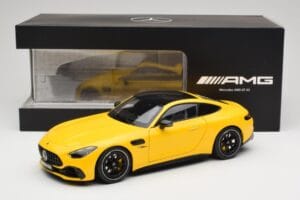 Mercedes AMG GT 43 C192 Turbo Sun Yellow NZG 1:18 B66960587 Metall - pilt 8/8