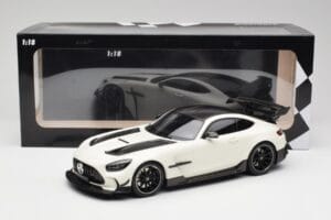 Mercedes AMG GT C190 Black Series Designo Diamond Valge Metallic Minichamps 1:18 155032022 Metall - pilt 6/6