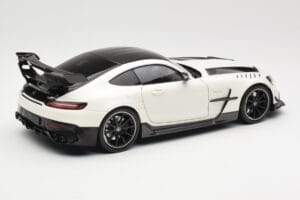 Mercedes AMG GT C190 Black Series Diamond White Metallic Minichamps 1:18 110032020 Metall - pilt 3/8