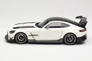 Mercedes AMG GT C190 Black Series Diamond White Metallic Minichamps 1:18 110032020 Metall - pilt 4/8