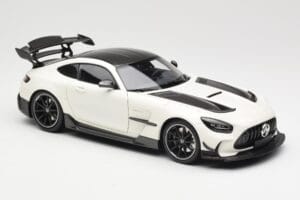 Mercedes AMG GT C190 Black Series Diamond White Metallic Minichamps 1:18 110032020 Metall - pilt 6/8