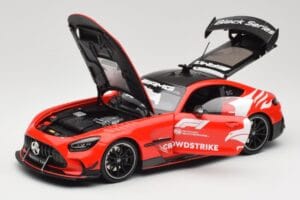 Mercedes AMG GT C190 Black Series Safety Car F1 2024 Minichamps 1:18 110032090 Metall - pilt 2/8