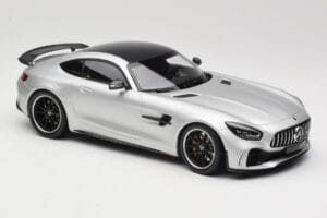 Mercedes AMG GT R C190 Hõbedane Minichamps 1:18 155036025 Metall - pilt 4/6