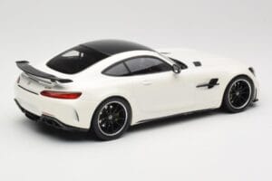 Mercedes AMG GT R C190 Valge Metallic Minichamps 1:18 155036028 Metall - pilt 2/6