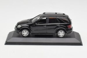 Mercedes AMG ML 63 W164 Must Minichamps 1:43 400037670 Metall