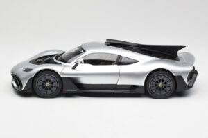 Mercedes AMG One Hightech Hõbedane NZG 1:18 B66961043 Metall - pilt 4/8