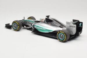 Mercedes AMG Petronas W06 Hybrid #44 L. Hamilton F1 World Champion 2015 Minichamps 1:18 186150044 Metall - pilt 5/6