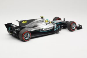Mercedes AMG Petronas W08 V. Rossi Ride Swap Valencia December 2019 Minichamps 1:18 110191746 Metall - pilt 2/6