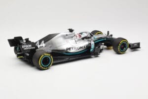 Mercedes AMG Petronas W10 #44 L. Hamilton Winner Chinese GP 2019 Minichamps 1:18 110190344 Metall - pilt 2/6