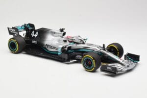 Mercedes AMG Petronas W10 #44 L. Hamilton Winner Chinese GP 2019 Minichamps 1:18 110190344 Metall - pilt 4/6