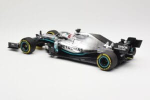 Mercedes AMG Petronas W10 #44 L. Hamilton Winner Chinese GP 2019 Minichamps 1:18 110190344 Metall - pilt 5/6