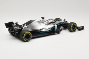 Mercedes AMG Petronas W10 #44 L. Hamilton F1 World Champion Dealer Edition 2019 Minichamps 1:18 B66960567 Metall - pilt 2/7