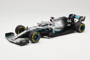 Mercedes AMG Petronas W10 #44 L. Hamilton F1 World Champion Dealer Edition 2019 Minichamps 1:18 B66960567 Metall